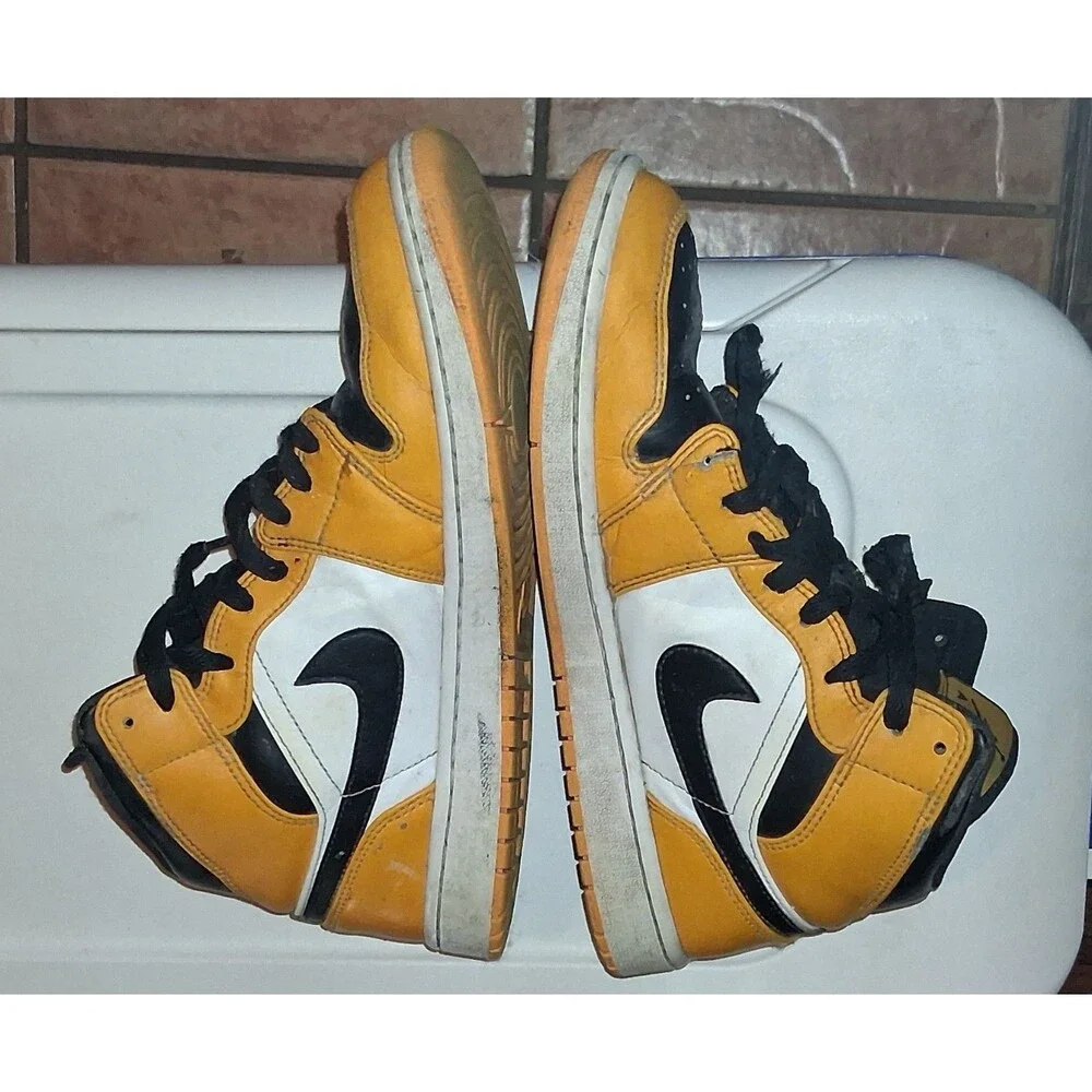 Men's Size 10 Retro Jordan 1's